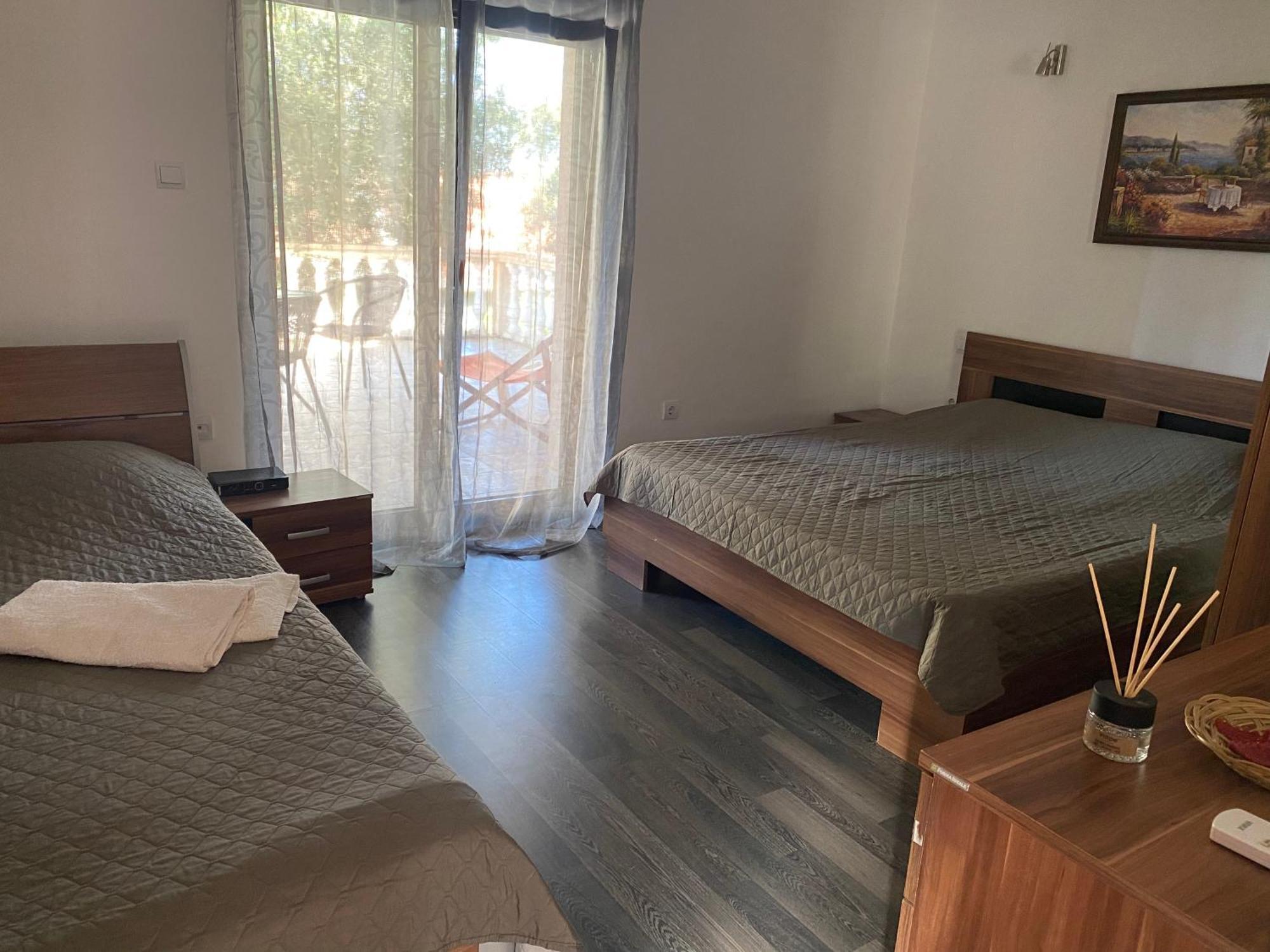 Apartments Arina Krasići エクステリア 写真