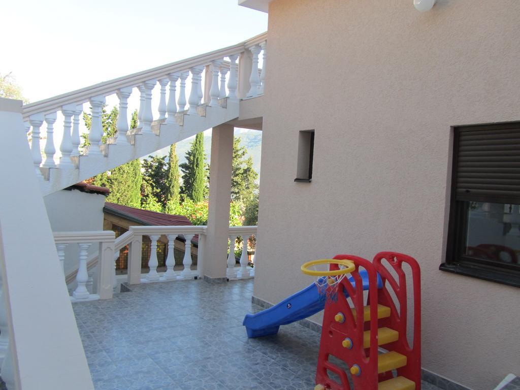 Apartments Arina Krasići エクステリア 写真